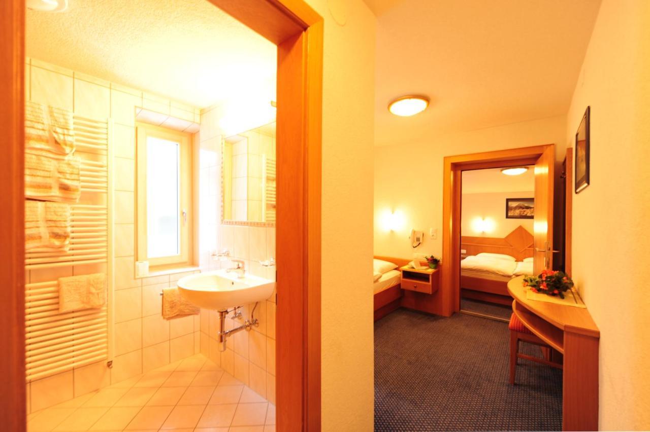 Bed and Breakfast Haus Enzian St. Anton am Arlberg Zimmer foto
