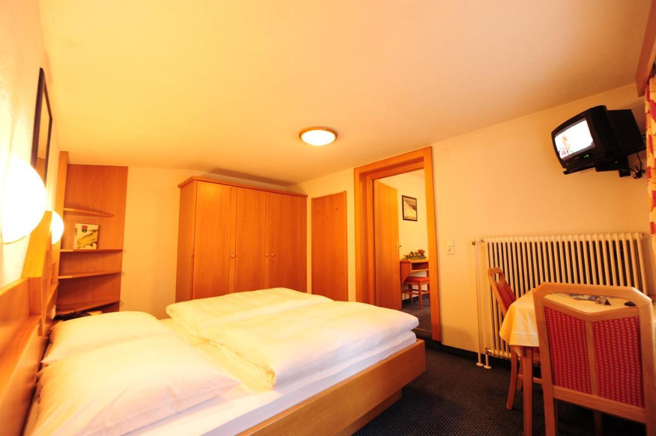 Bed and Breakfast Haus Enzian St. Anton am Arlberg Zimmer foto