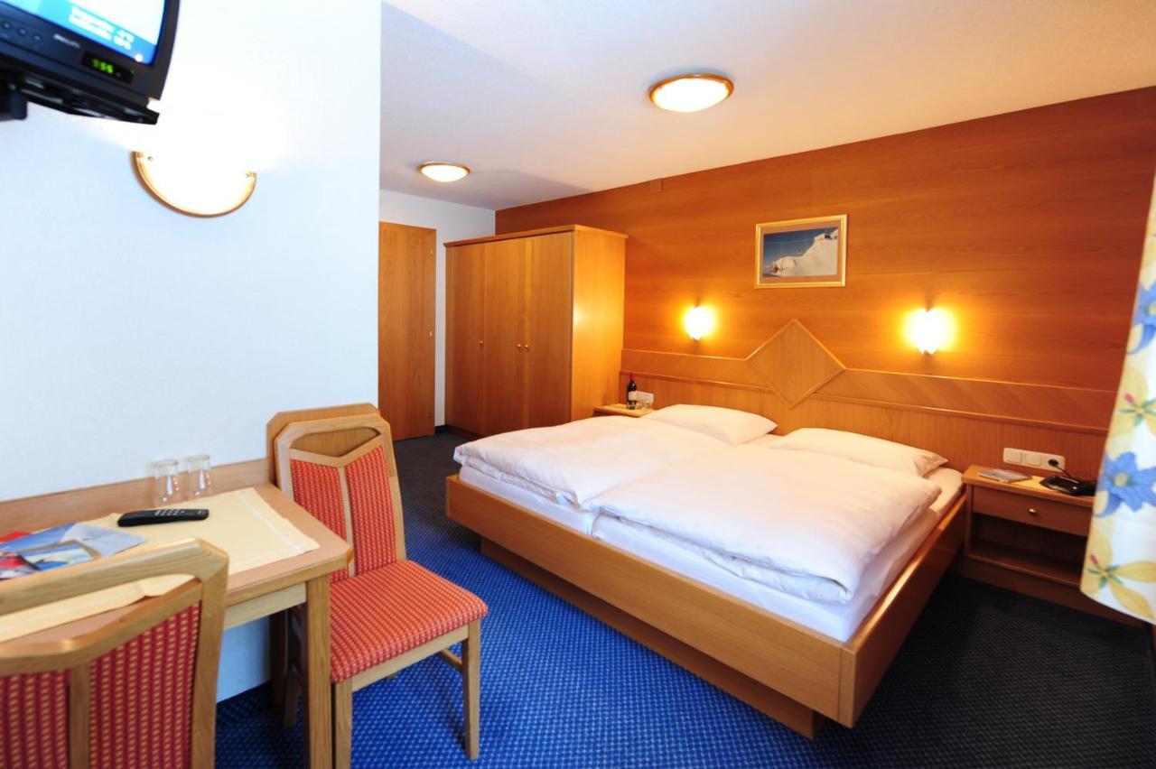 Bed and Breakfast Haus Enzian St. Anton am Arlberg Zimmer foto