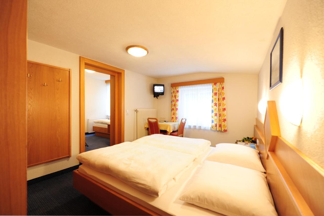 Bed and Breakfast Haus Enzian St. Anton am Arlberg Zimmer foto