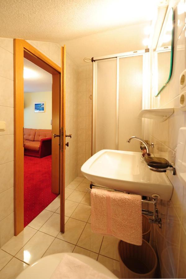 Bed and Breakfast Haus Enzian St. Anton am Arlberg Zimmer foto