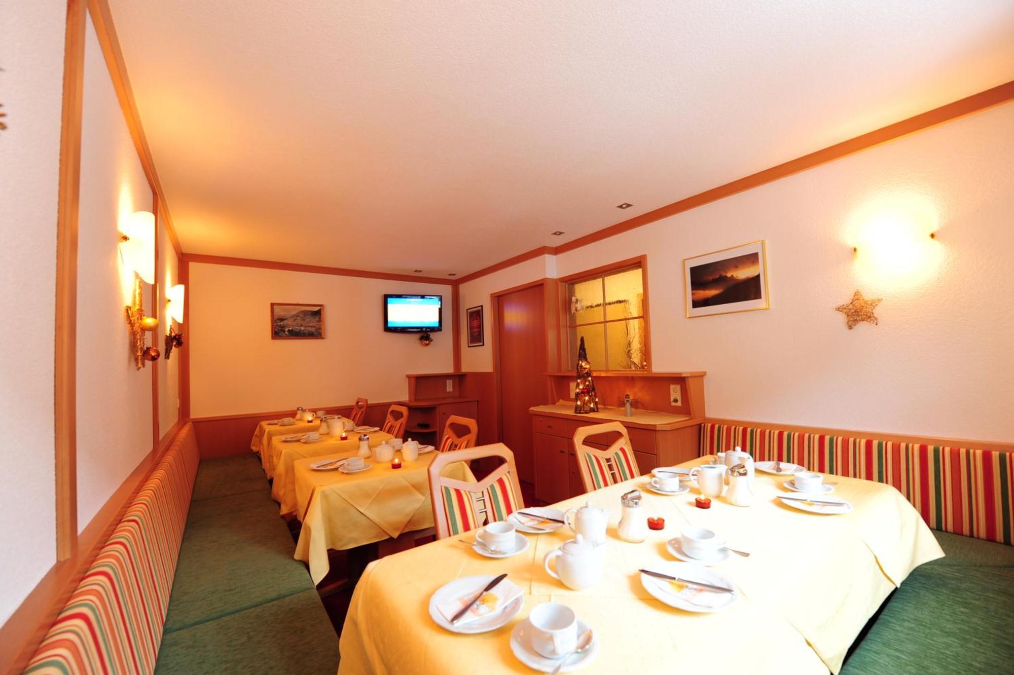 Bed and Breakfast Haus Enzian St. Anton am Arlberg Exterior foto