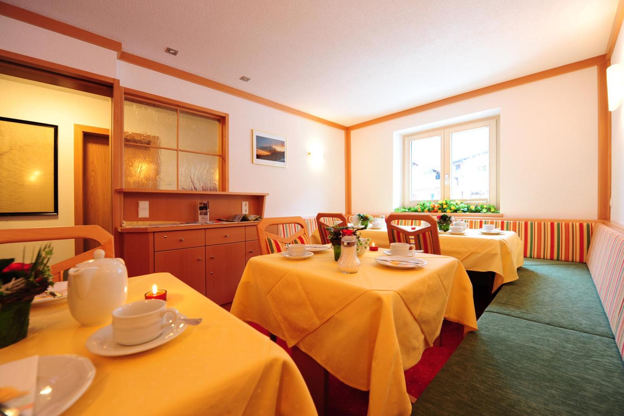 Bed and Breakfast Haus Enzian St. Anton am Arlberg Exterior foto